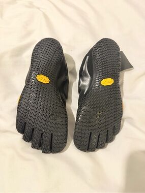 KIDS Vibram Black Five-Toe Minimalist Grip Shoes with Yellow Logos